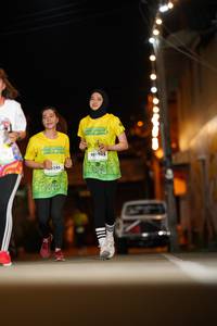 BIB: 0346, 90102
                            <button type="button" onclick="openModal(21743353)" class="btn btn-primary btn-sm float-right btn-popup" data-toggle="modal" data-target=".modal-high-quality">
                        <i class="fas fa-shopping-cart"></i> Add to Cart
                    </button>
                                            <button type="button" onclick="isThisMe(21743353, true)" class="btn btn-success btn-sm float-right btn-popup btn-isme hidden" data-toggle="tooltip" data-placement="bottom" title="นี่คือรูปของคุณใช่ไหม คลิกที่นี่เพื่อเอาเข้าอัลบั้ม">
                        <i class="fas fa-plus"></i> Add to album
                    </button>
                    <button type="button" onclick="isThisMe(21743353, false)" class="btn btn-warning btn-sm float-right btn-popup btn-isnotme hidden">
                        <i class="fas fa-ban"></i> Remove from album
                    </button>